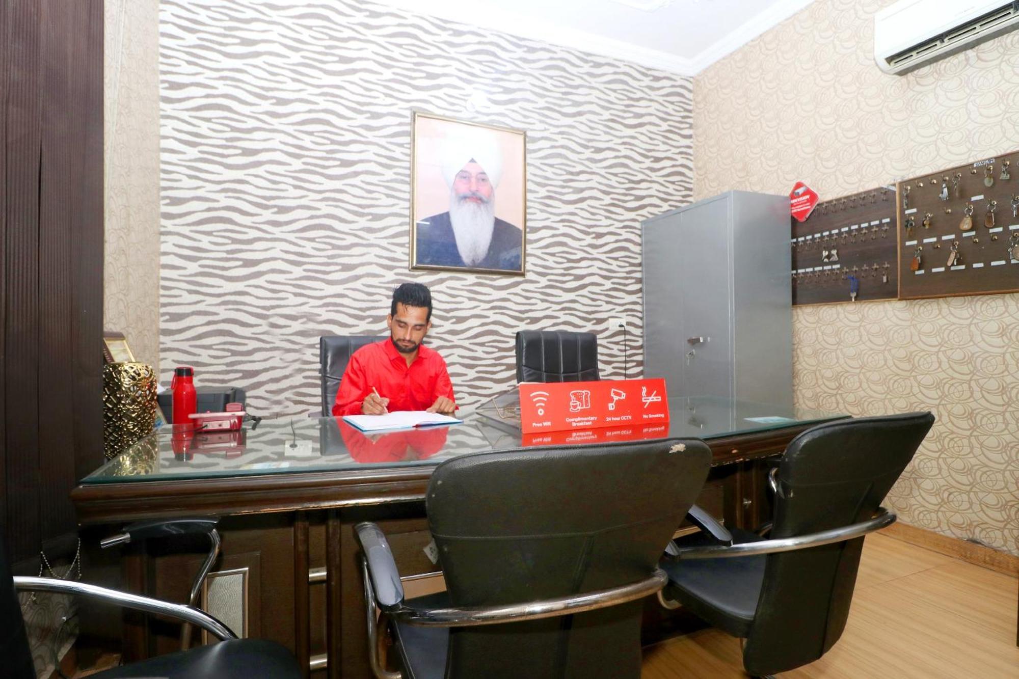 Hotel O Sangam Resort Shāhpur Extérieur photo